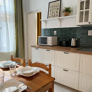 https://home-in-the-centre-of-budapest.inbudapesthotels.com